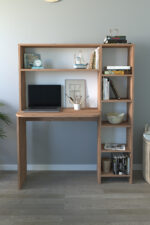 Birou cu etajeră integrată – design compact si organizare inteligentă